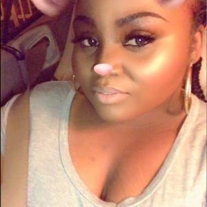 Meet your Posher, Darrella